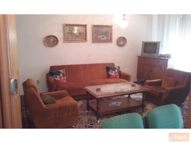 Izdavam Stan Vo Aerodrom Pozadi Capitol