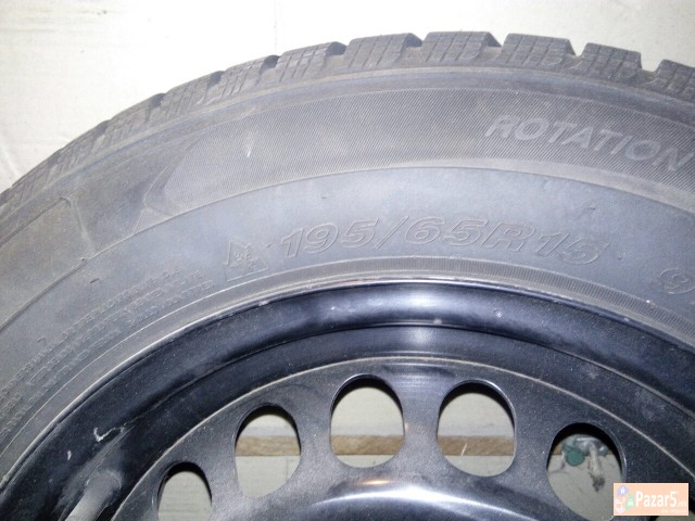 Продавам 4 зимски гуми 195/65/r15 и 4 челични банд