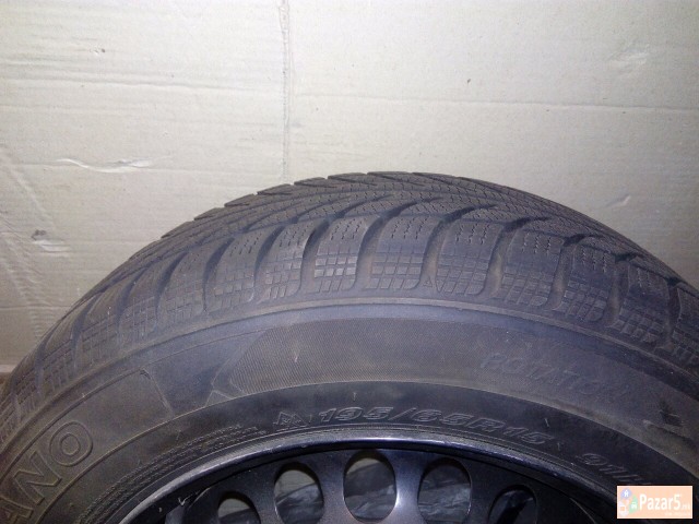 Продавам 4 зимски гуми 195/65/r15 и 4 челични банд