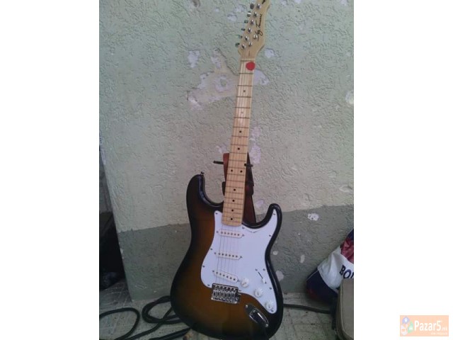 Elektriçna Gitara 