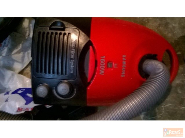 Prodavam Usisivac Samsung