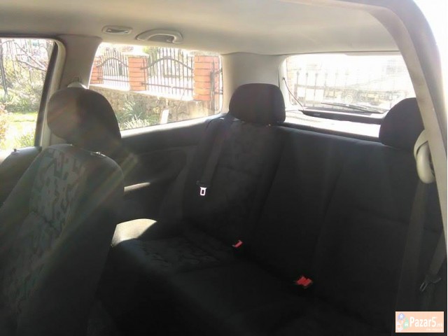 Продавам голф 4