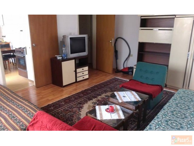 Izdavam Ednosoben Stan Kaj Zeleznicka