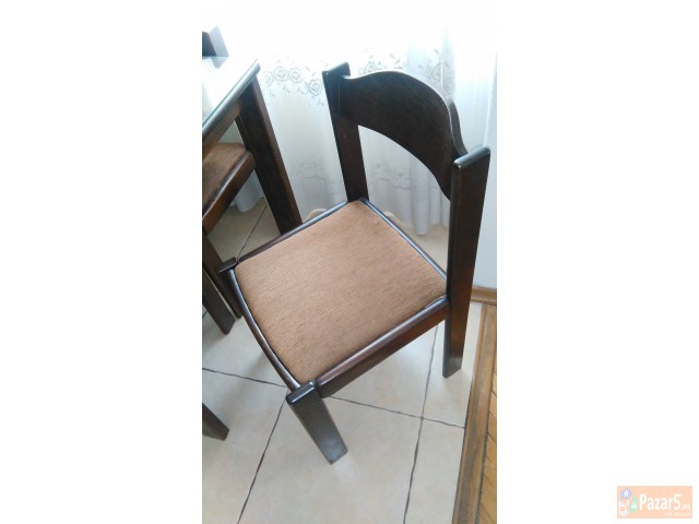 Трпезариска маса