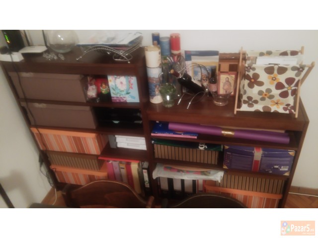 Библиотеки, дрвени полици