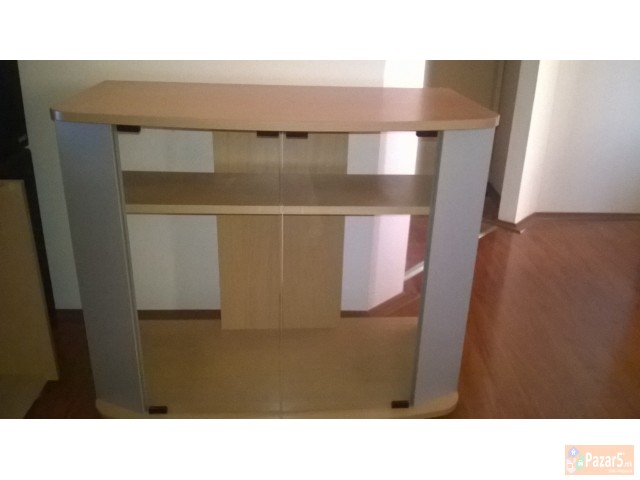 Продавам нова ТВ витрина и ТВ