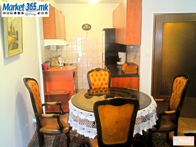 Се продава двособен стан во Центар