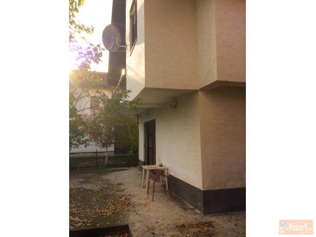 Se Prodava Ili Zamenuva Za 4 Stana