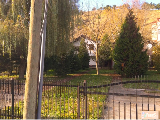 Se Prodava Ili Zamenuva Za 4 Stana