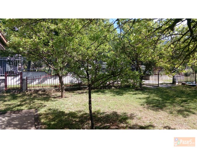 Prodavam Plac Nad Zdanec 440 M2