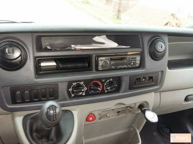 Se Prodava Tovarno Vozilo Kombe