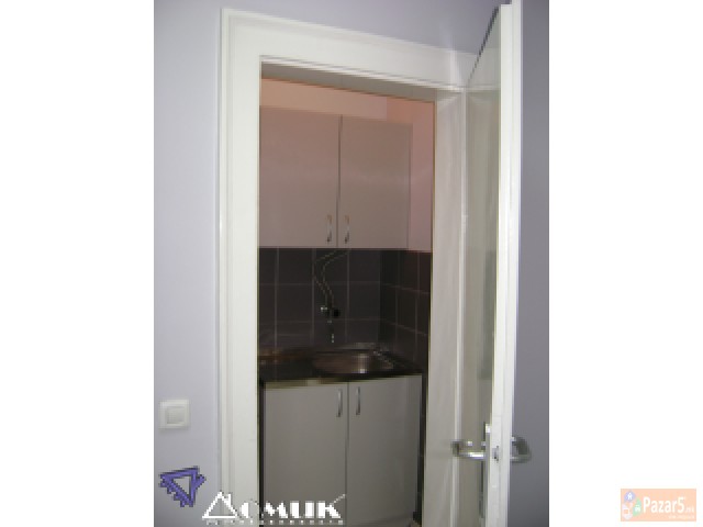 Domik Izdava Deloven Prostor Vo Centar