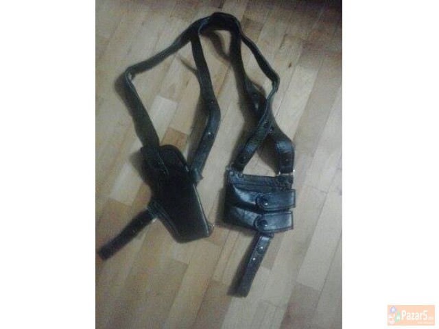 Се продаваат чизми,наочари,камелбег и футрола за п