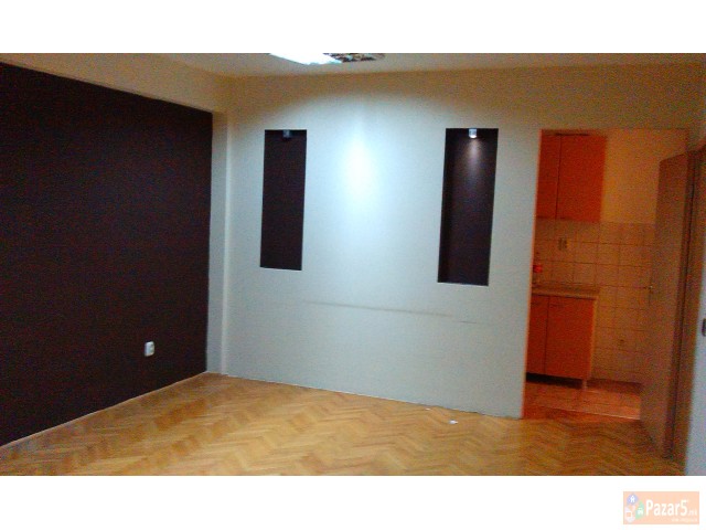 Povolno Izdavam Prazen Stan, K. Voda