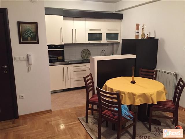 Izdavam Stan Pod Kirija