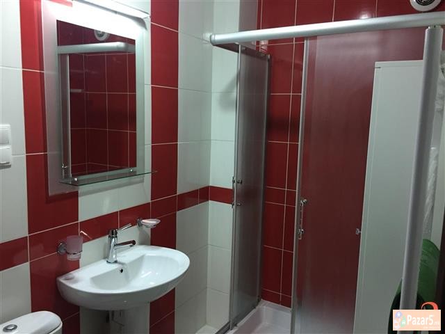 Izdavam Stan Pod Kirija