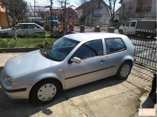 ПРОДАВАМ   ГОЛФ 4