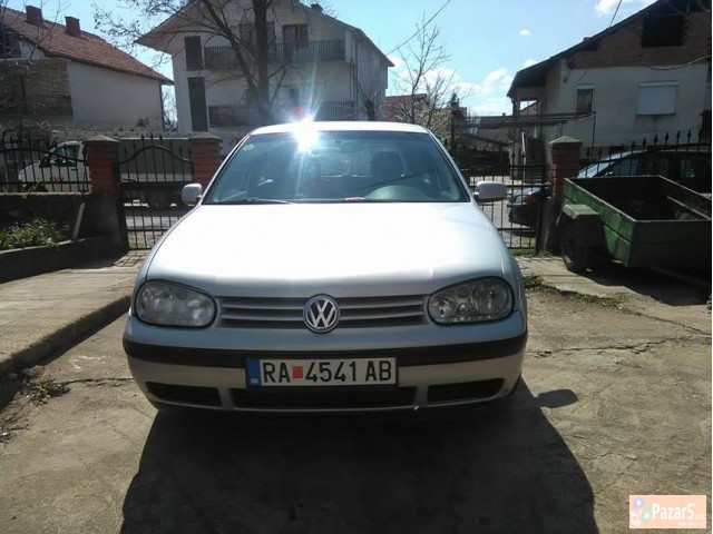 ПРОДАВАМ   ГОЛФ 4