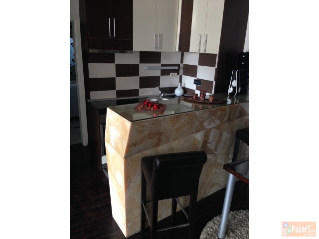 Izdavam Kompletno Namesten Stan 53m2