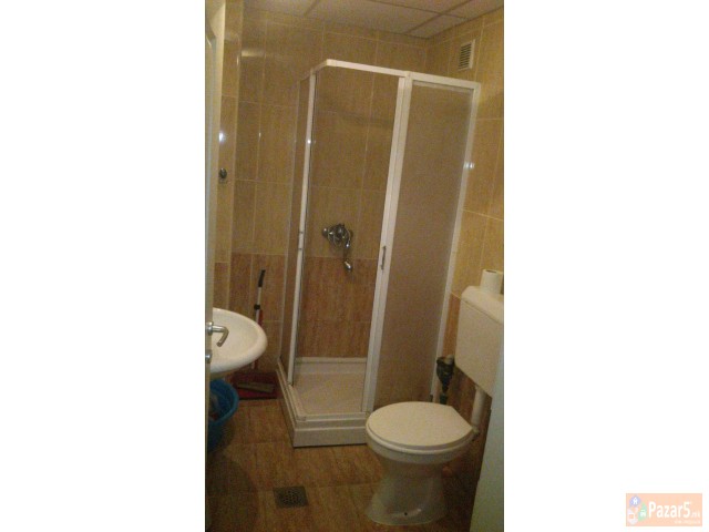 Izdavam Trokrevetna Garsonjera Ohrid