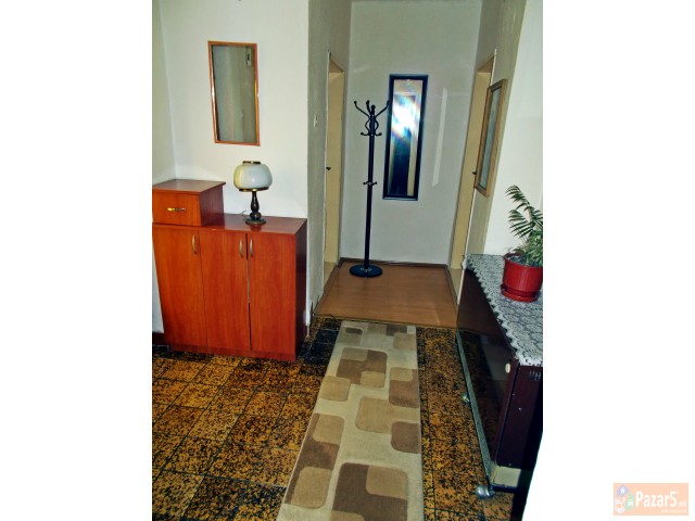 Prodavam Kuka Mozi Zamena Za Stan