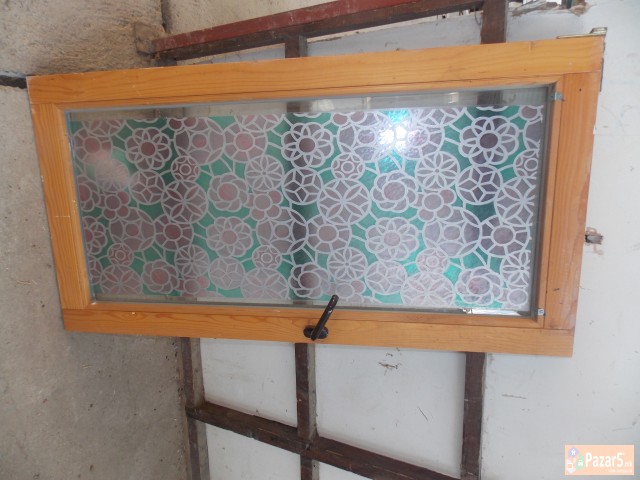 Продавам прозори