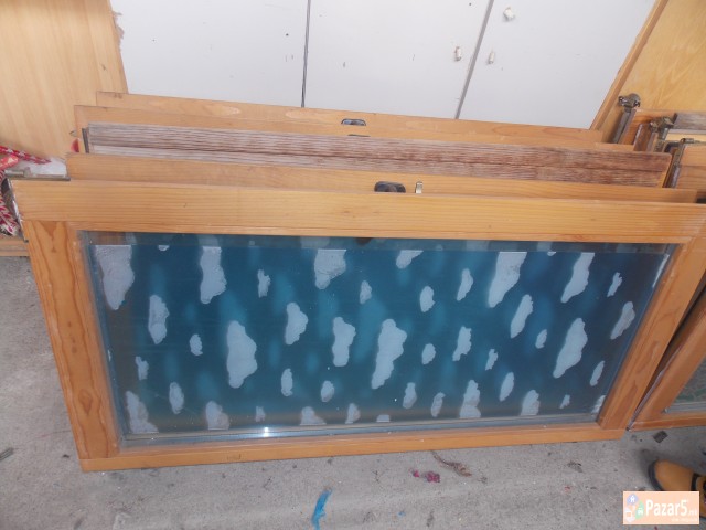 Продавам прозори