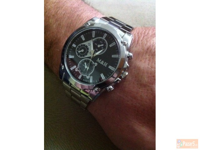 Се продаваат Модерни Часовници(Нови)