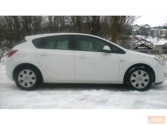 Se Prodava Opel Astra J 1.3 Cdti 2010 God