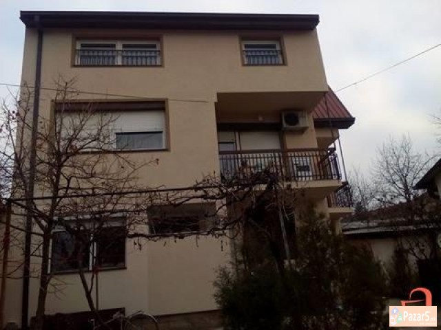 Kuka 210m2+300m2 Dvor Vo Butel 2