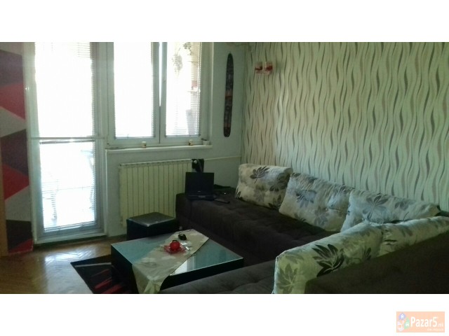 Izdavam Kompletno Namesten Stan Vo Nas. Aerodrom