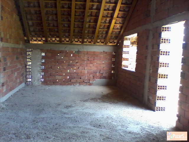 Се продава куќа во с.Белче Демир-Хисар