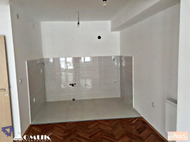 Domik Izdava Deloven Prostor Vo Taftalidze