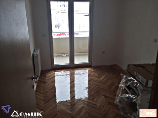 Domik Izdava Deloven Prostor Vo Taftalidze