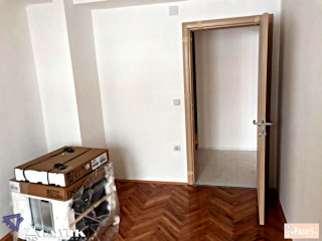 Domik Izdava Deloven Prostor Vo Taftalidze