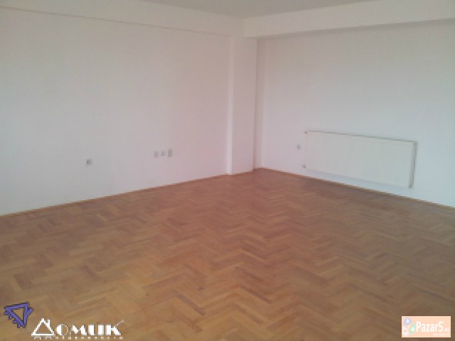 Domik Prodava Nov 3 Soben Stan Vo Debar Maalo