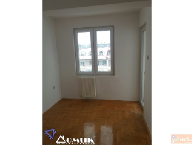 Domik Prodava Nov 3 Soben Stan Vo Debar Maalo