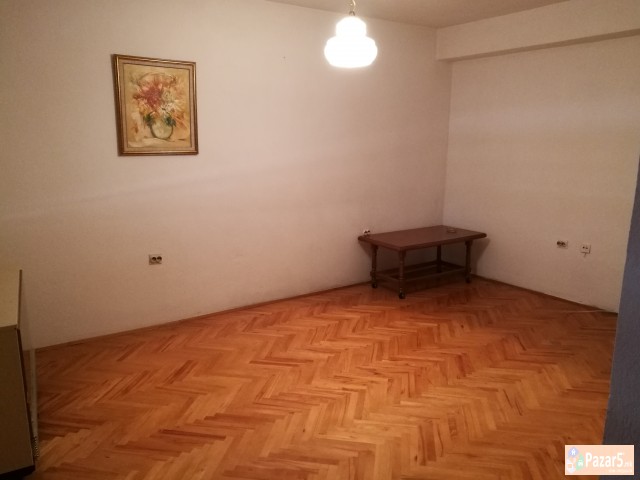 Се продава стан 