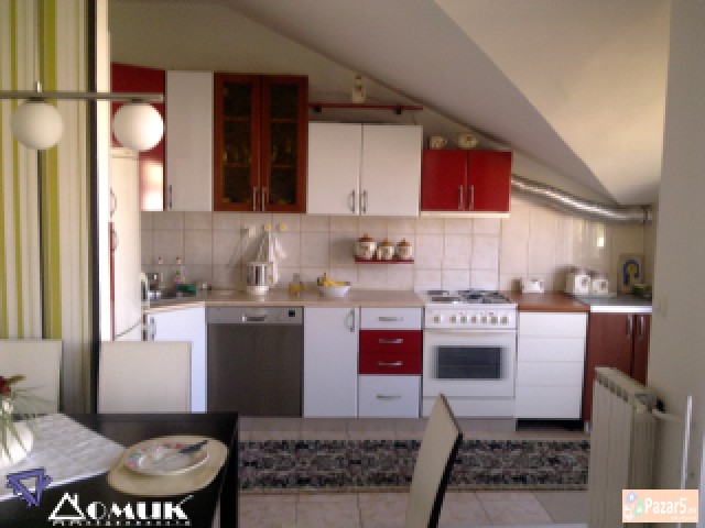 Domik Izdava Lux 3 Soben Stan Vo Centar Nova Zgrad