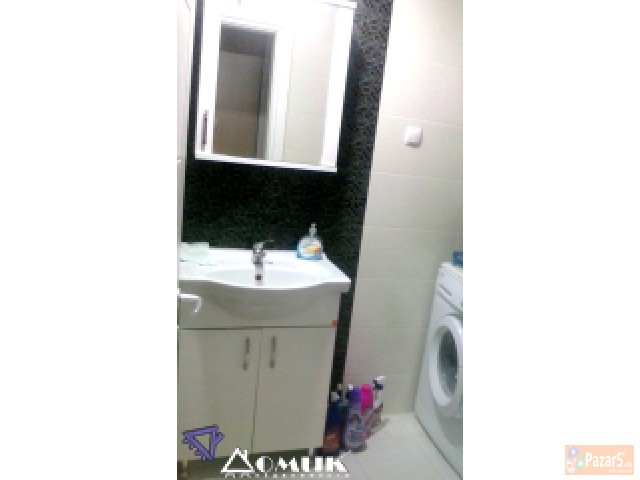 Domik Prodava Nov 2 Soben Stan Vo Aerodrom Pozadi 