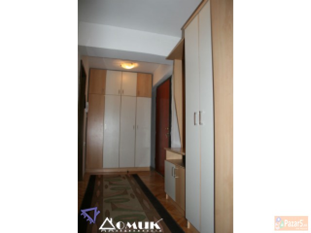 Domik Prodava Nov 2 Soben Stan So Garaza Kaj Cesma