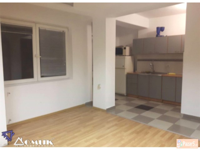 Domik Izdava Deloven Prostor Kaj Univerzalna Sala