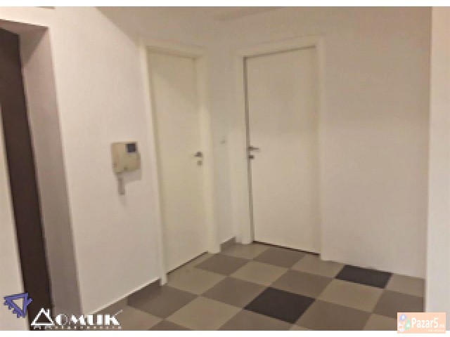 Domik Izdava Deloven Prostor Kaj Univerzalna Sala