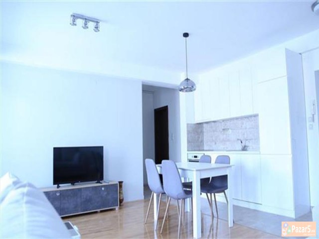 Se Iznajmuva Dvosoben Stan Vo Centar Univerzalna