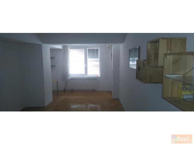 Se Izdava Prazen Dvosoben Stan Kaj Rampa