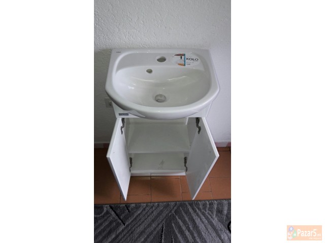 Се продава ормар со мијалник за во Wc...НОВО..!!!