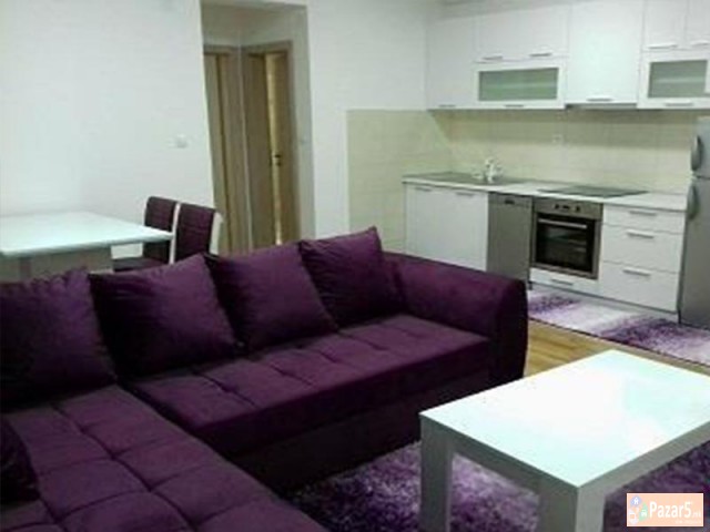 Se Iznajmuva Dvosoben Stan Vo Centar