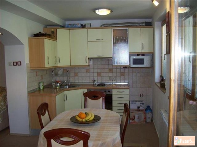 Se Izdava Trosoben Stan Vo Kisela Voda