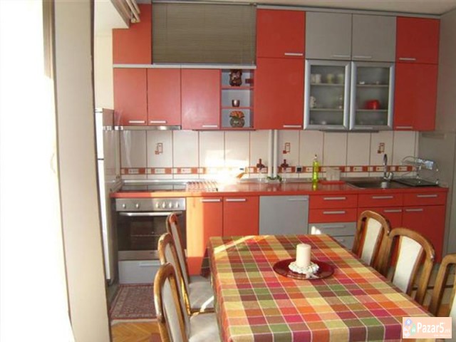 Se Izdava 4-soben Stan Vo Aerodrom