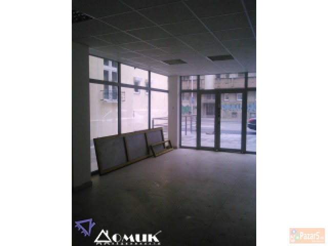 Domik Izdava Ekskluziven Dukan Vo Centar